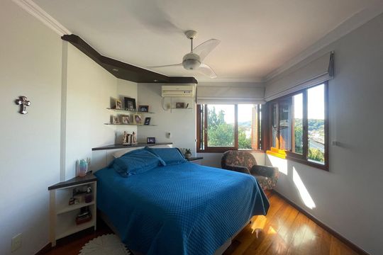 Casa à venda com 3 quartos, 250m² em Guarani, Novo Hamburgo