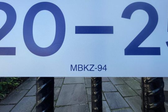 Placa instalada em 07/08/2026 com o código MBKZ-94 de casa à venda com 3 quartos, 250m² em Guarani, Novo Hamburgo