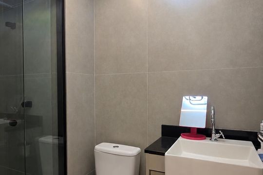 Banheiro de apartamento à venda com 1 quarto, 25m² em Vila Olímpia, São Paulo