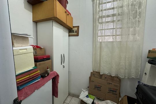 Quarto de Serviço de apartamento para alugar com 2 quartos, 112m² em Centro, São Vicente