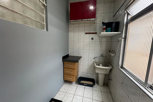 Área de Serviço de apartamento para alugar com 2 quartos, 112m² em Centro, São Vicente