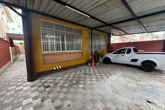 Garagem de apartamento para alugar com 2 quartos, 112m² em Centro, São Vicente