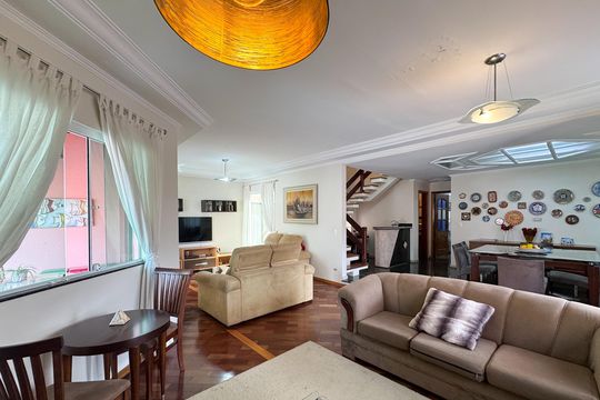 Casa à venda com 3 quartos, 257m² em Parque dos Passaros, São Bernardo do Campo