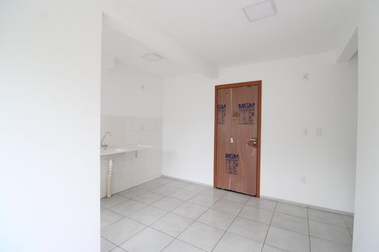 Sala de apartamento para alugar com 2 quartos, 48m² em Taquara, Rio de Janeiro