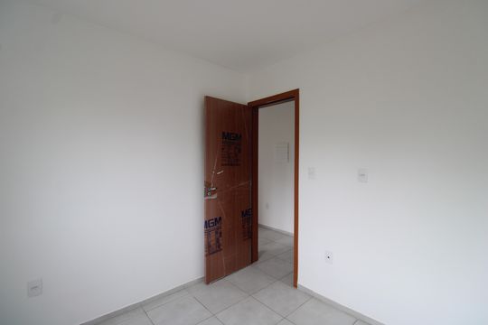 Quarto 2 de apartamento para alugar com 2 quartos, 48m² em Taquara, Rio de Janeiro