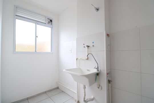 Área de serviço de apartamento para alugar com 2 quartos, 48m² em Taquara, Rio de Janeiro