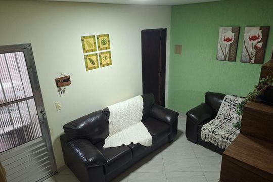 Casa à venda com 4 quartos, 220m² em Vila Carmosina, São Paulo