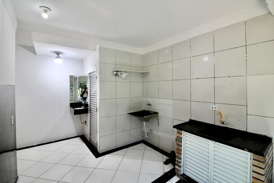 Cozinha e Área de Serviço de casa de condomínio para alugar com 2 quartos, 40m² em Parque Cisper, São Paulo