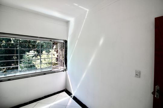 Quarto 1 de casa para alugar com 2 quartos, 40m² em Parque Cisper, São Paulo