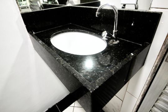 Banheiro  de casa de condomínio para alugar com 2 quartos, 40m² em Parque Cisper, São Paulo