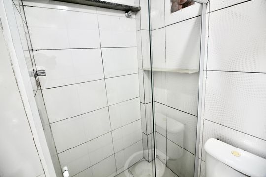 Banheiro  de casa para alugar com 2 quartos, 40m² em Parque Cisper, São Paulo