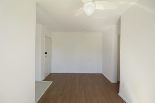 Sala de apartamento para alugar com 2 quartos, 46m² em Barra Olímpica, Rio de Janeiro