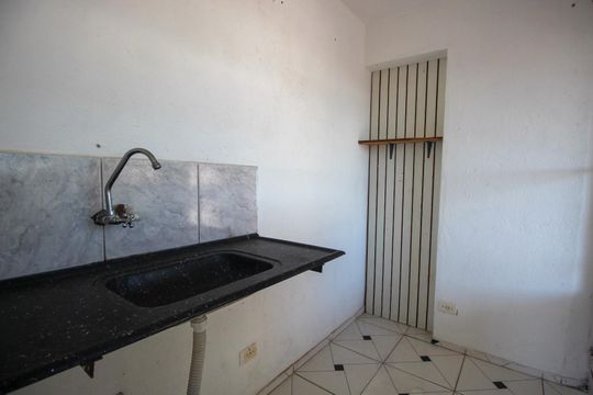 Cozinha de casa para alugar com 2 quartos, 50m² em Jardim Vale das Virtudes, São Paulo