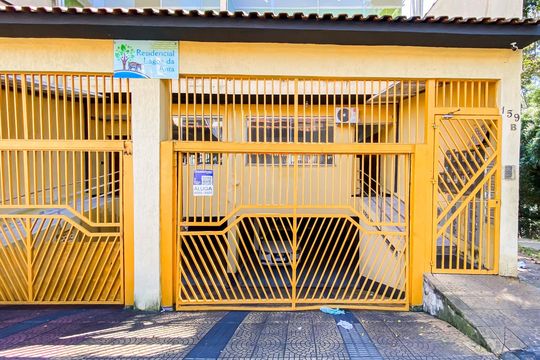 Fachada  de casa de condomínio para alugar com 2 quartos, 45m² em Parque Cisper, São Paulo