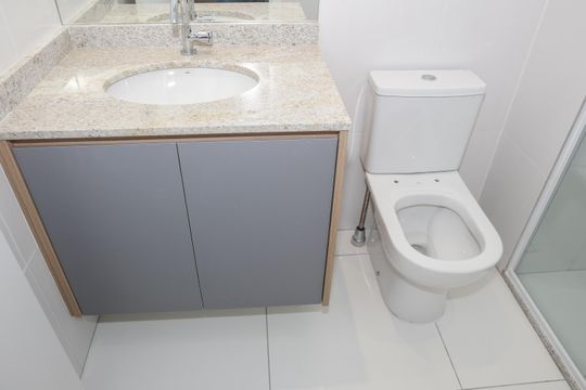 Banheiro de kitnet/studio à venda com 1 quarto, 28m² em Pompeia, São Paulo