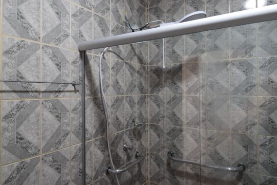 Banheiro Social de casa para alugar com 2 quartos, 60m² em Mantiqueira, Belo Horizonte