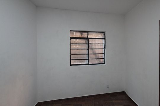 Quarto 1 de casa para alugar com 2 quartos, 60m² em Mantiqueira, Belo Horizonte