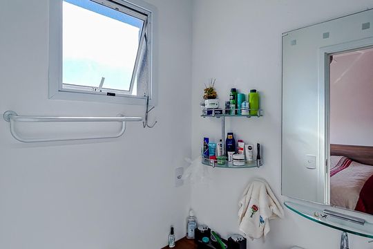 Banheiro da Suíte de apartamento à venda com 2 quartos, 49m² em Vila Esperança, São Paulo