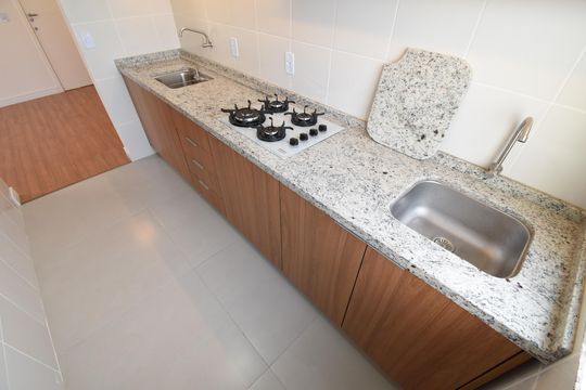 Cozinha de apartamento à venda com 2 quartos, 47m² em Santa Cândida, Curitiba