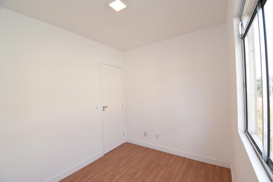 Quarto de apartamento à venda com 2 quartos, 47m² em Santa Cândida, Curitiba