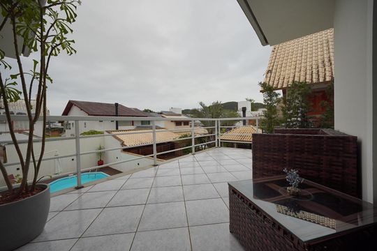Varanda da Sala Íntima de casa para alugar com 6 quartos, 315m² em Jurerê Internacional, Florianópolis