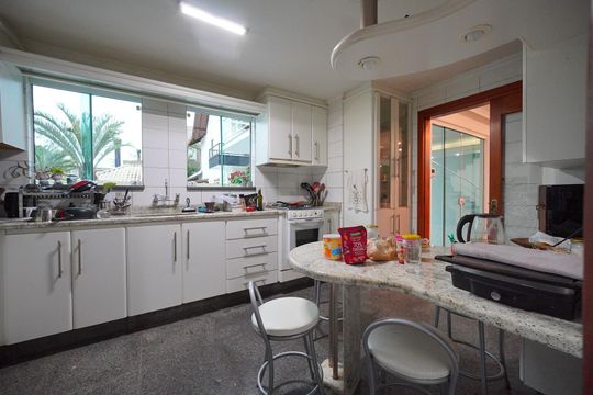 Cozinha de casa para alugar com 6 quartos, 315m² em Jurerê Internacional, Florianópolis