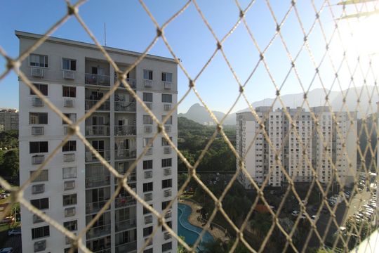 Sala - Vista de apartamento à venda com 2 quartos, 50m² em Recreio dos Bandeirantes, Rio de Janeiro