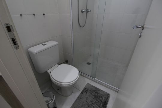 Banheiro de apartamento à venda com 2 quartos, 50m² em Recreio dos Bandeirantes, Rio de Janeiro