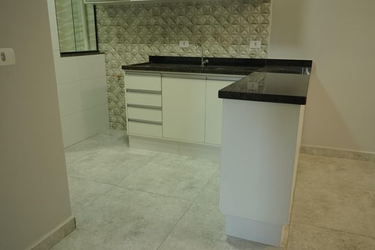 Sala e cozinha de apartamento para alugar com 2 quartos, 45m² em Vila Carrão, São Paulo