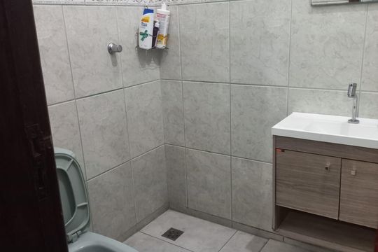 Banheiro social de casa para alugar com 3 quartos, 140m² em Medeiros, Jundiaí