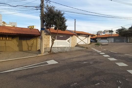 Casa para alugar com 3 quartos, 140m² em Medeiros, Jundiaí