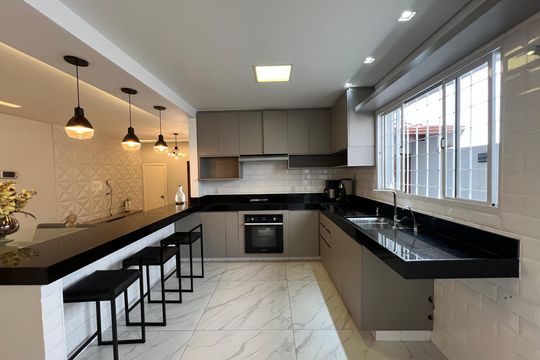 Cozinha de casa à venda com 3 quartos, 180m² em Castelo, Belo Horizonte
