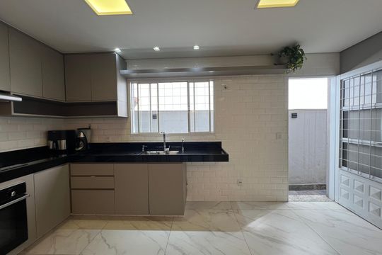 Cozinha de casa à venda com 3 quartos, 180m² em Castelo, Belo Horizonte