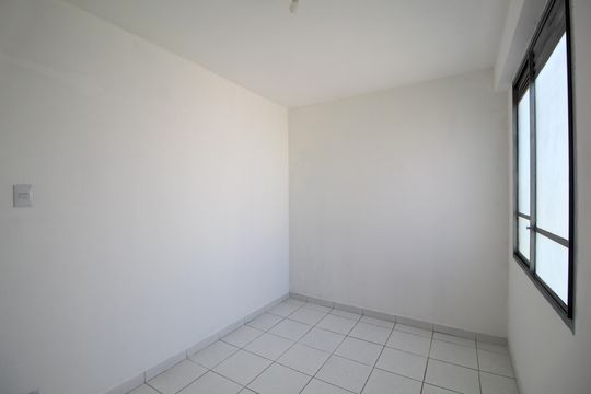 Quarto 1 de apartamento para alugar com 2 quartos, 50m² em Taquara, Rio de Janeiro