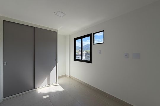 Quarto de apartamento para alugar com 2 quartos, 62m² em Taquara, Rio de Janeiro