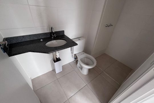 Banheiro de apartamento para alugar com 2 quartos, 55m² em Recreio dos Bandeirantes, Rio de Janeiro