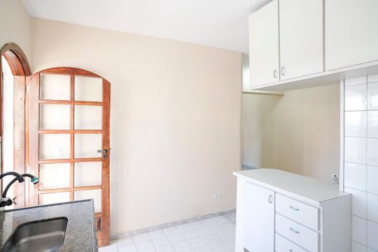 Cozinha e área de serviço de apartamento para alugar com 2 quartos, 59m² em S Paula, São Caetano do Sul