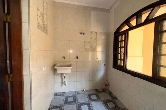 Área de Serviço de casa para alugar com 3 quartos, 115m² em Jardim Belval, Barueri
