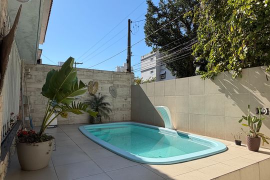 Quintal de casa para alugar com 4 quartos, 200m² em Aparecida, Santos