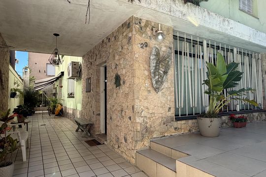 Quintal de casa para alugar com 4 quartos, 200m² em Aparecida, Santos