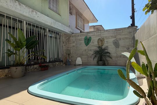 Quintal de casa para alugar com 4 quartos, 200m² em Aparecida, Santos