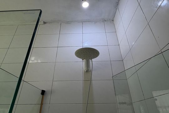 Banheiro Social de casa para alugar com 4 quartos, 200m² em Aparecida, Santos
