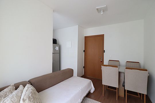 Sala de apartamento à venda com 2 quartos, 45m² em Costa E Silva, Porto Alegre