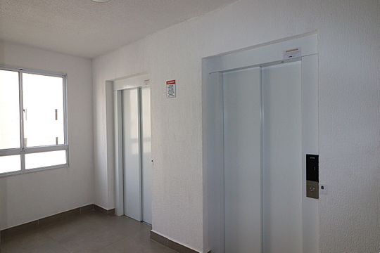 Área comum - Elevadores de apartamento à venda com 2 quartos, 45m² em Costa E Silva, Porto Alegre