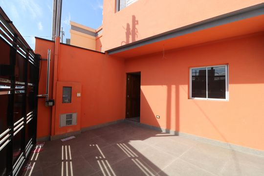 Garagem de casa à venda com 3 quartos, 79m² em Vila California, São Paulo