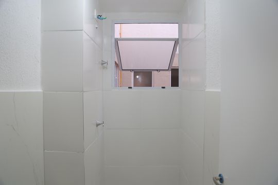 Banheiro de apartamento para alugar com 2 quartos, 47m² em Residencial Vale dos Sonhos, Goiânia