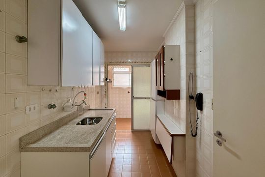 Cozinha  de apartamento à venda com 2 quartos, 64m² em Jardim das Acacias, São Paulo