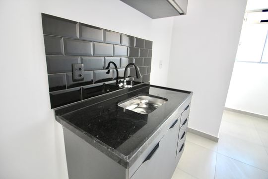 Cozinha  de apartamento à venda com 2 quartos, 51m² em Cidade Líder, São Paulo