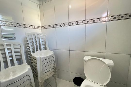 Banheiro 2 de casa à venda com 1 quarto, 600m² em Caxingui, São Paulo