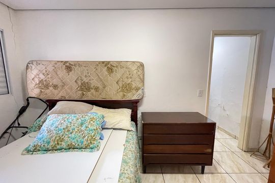 Quarto  de casa à venda com 1 quarto, 600m² em Caxingui, São Paulo